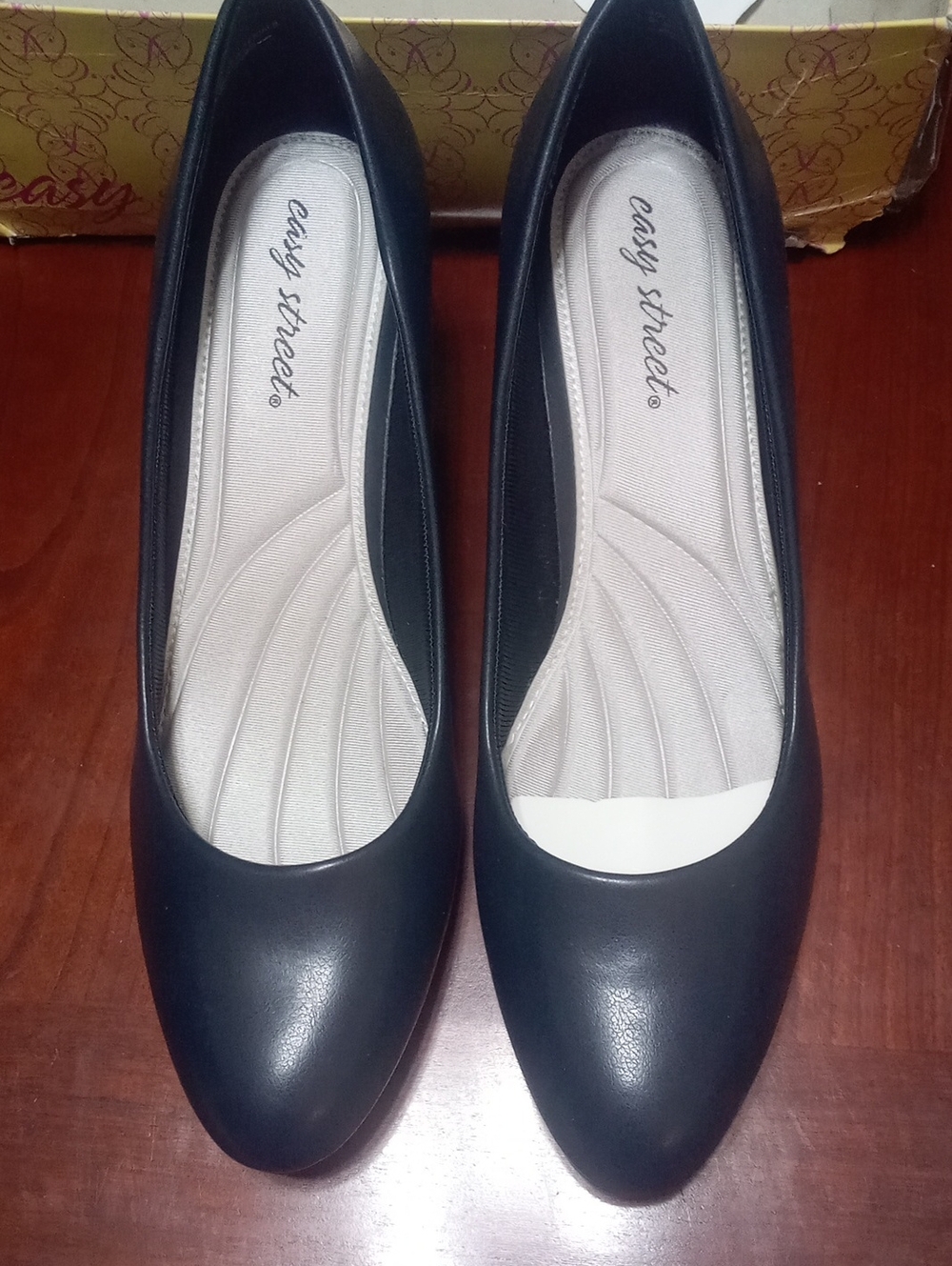 easy street Black Leather-Look Pumps Heels Sz 11 New NWT $60